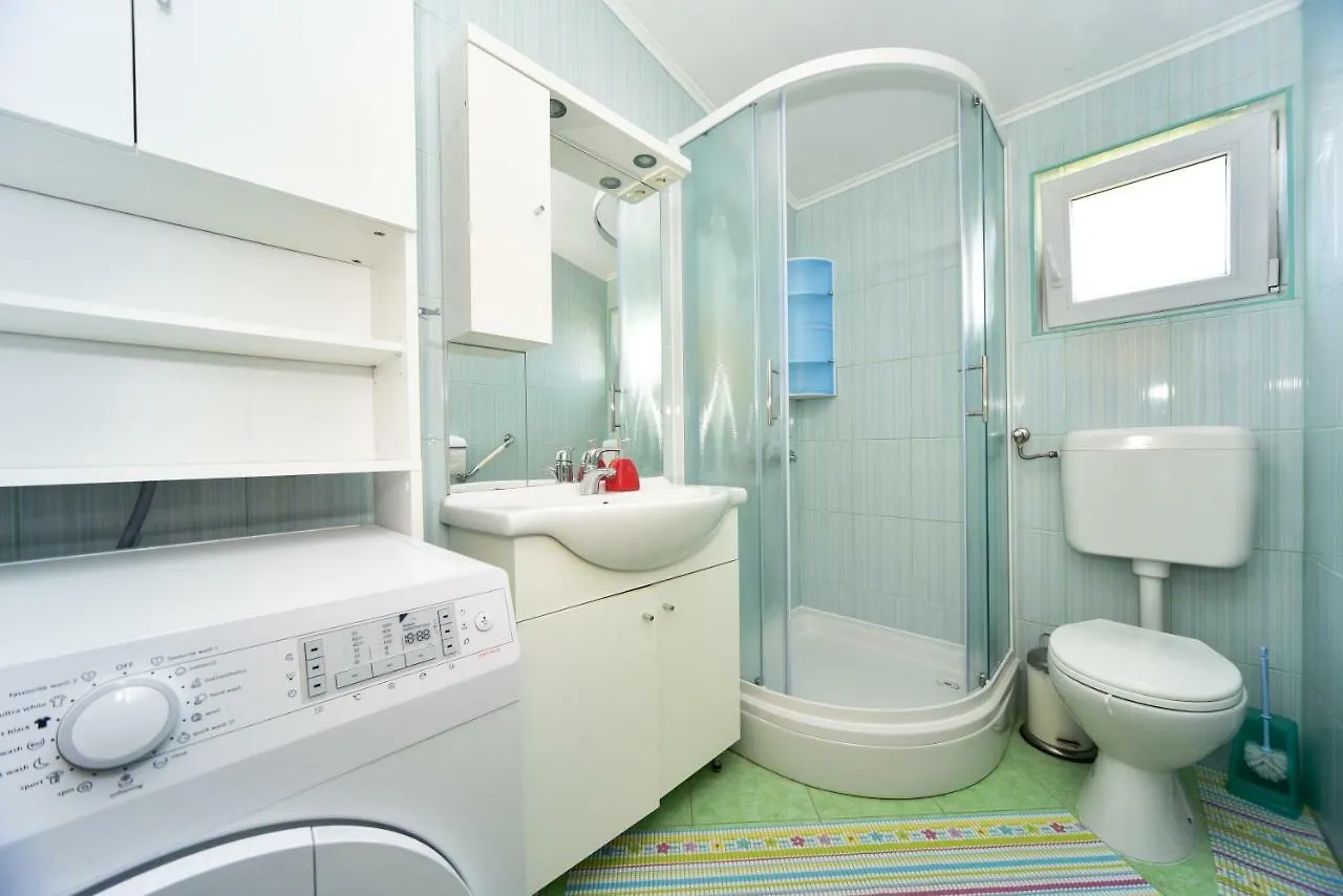 Haus Josipa Bed & Breakfast Maslenica 3*,