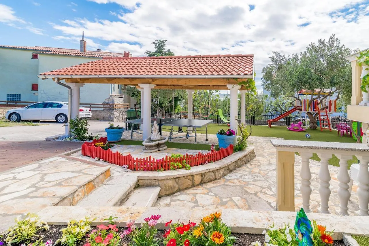 Haus Josipa Bed & Breakfast Maslenica 3*,  Croatia