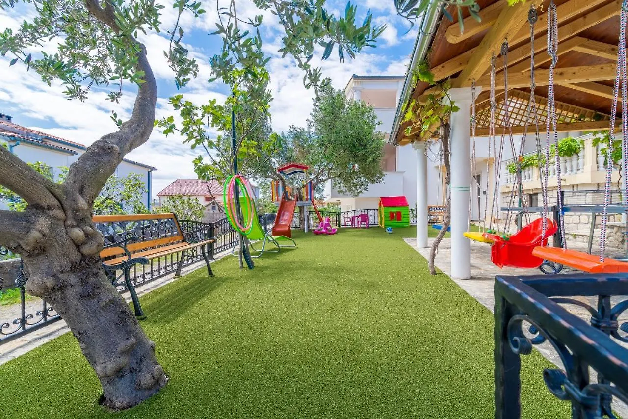 Haus Josipa Bed & Breakfast Maslenica 3*,